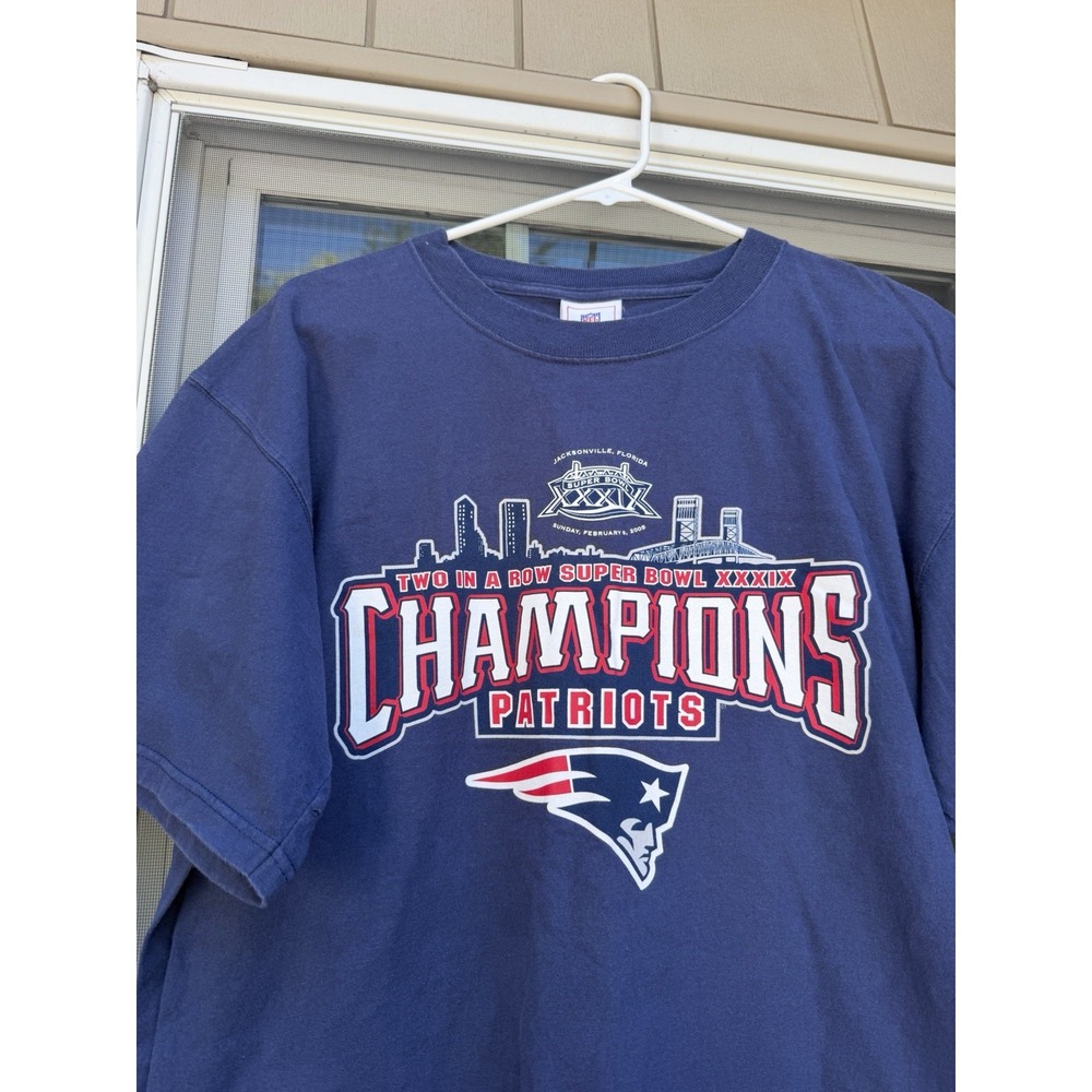 VTG Y2K 2005 Super Bowl XXXIX Blue T-Shirt Two in a row Size Large